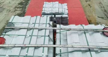 阳江 芝麻白仿形加直形路沿石出货日常