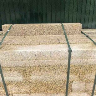 阳江 黄金麻花岗岩石材机切面栏杆料半成品