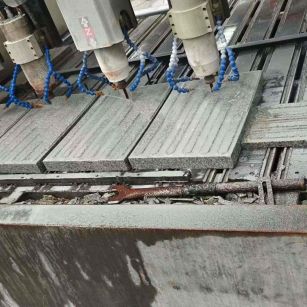 阳江 芝麻白花岗岩荔枝面盲道雕刻