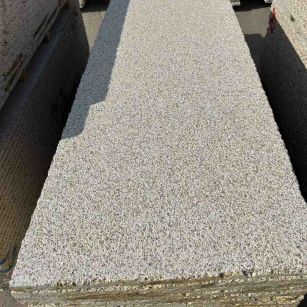 阳江 黄金麻花岗岩荔枝面毛板，半成品