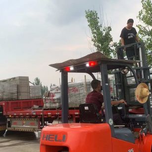 阳江 黄金麻冰裂纹，地铺石装车