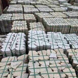 阳江 黄金麻白麻花岗岩荔枝面地铺石(冰裂纹)