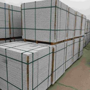 阳江 白麻花岗岩石材荔枝面地铺石（300*600*50）