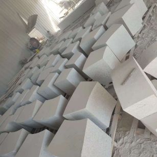 阳江 白麻花岗岩异形坐凳