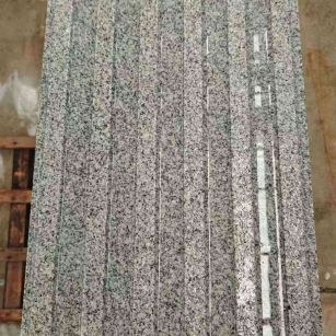 阳江 芝麻白花岗岩荔枝面雕刻盲道，盲条