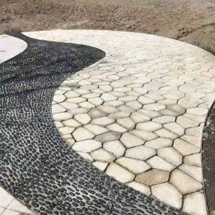 阳江 黄金麻冰裂纹地铺石工地铺装案例