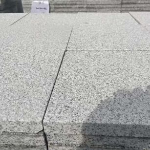 阳江 白麻花岗岩石材推荐 荔枝面地铺石