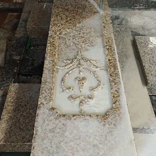 阳江 黄金麻花岗岩异形加工雕刻栏杆大柱