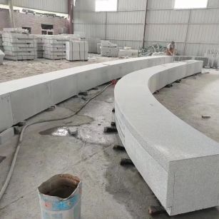 阳江芝麻白花岗岩石板材 园林光面弧形坐凳