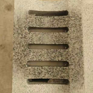 阳江 芝麻白拉丝面花岗岩U型开槽排水槽