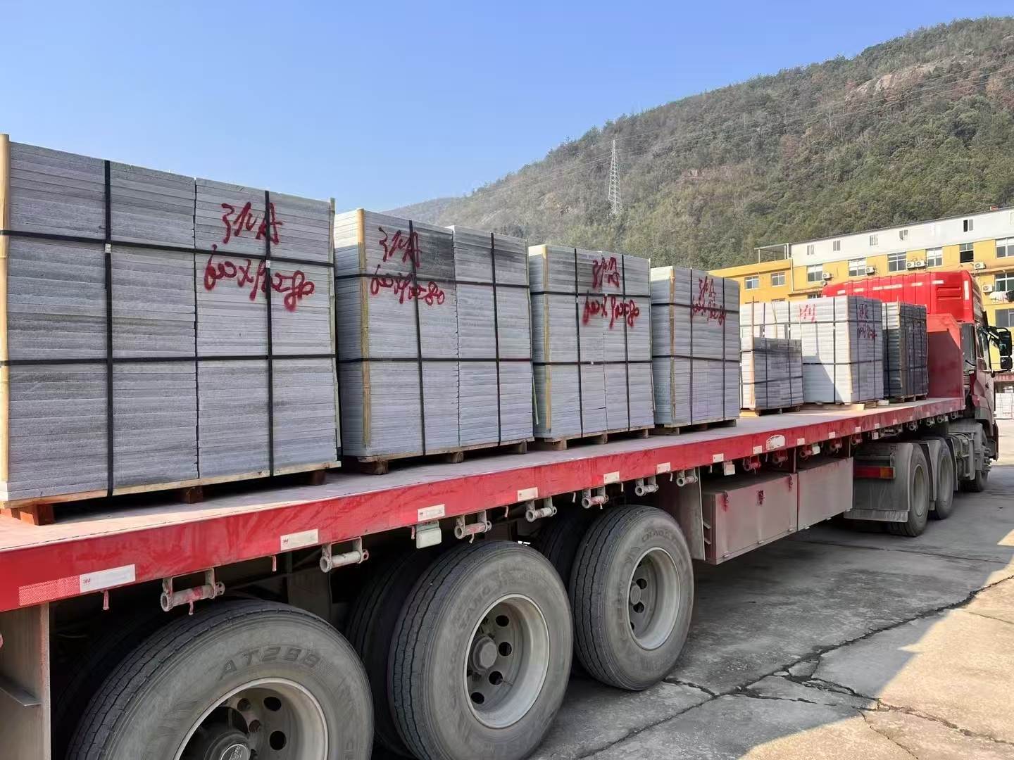 阳江 芝麻灰地铺石出货日常