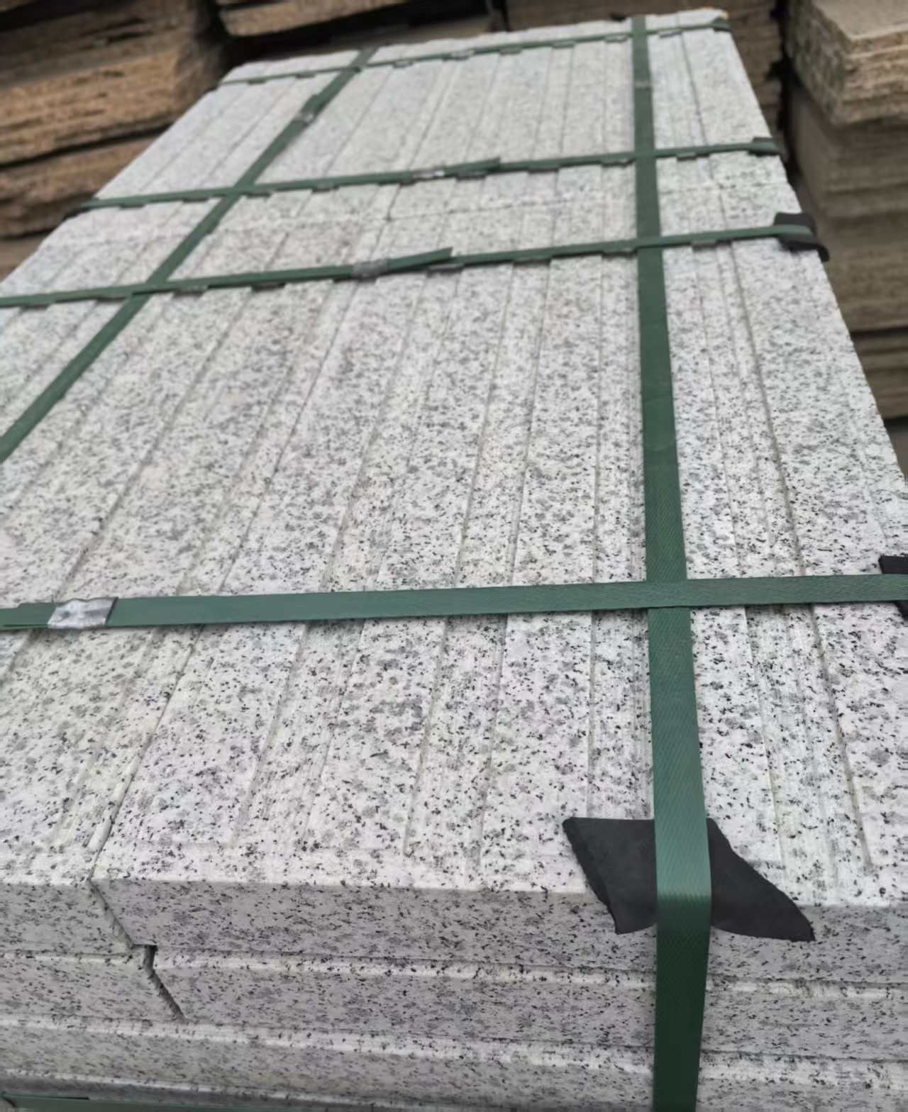 阳江 白麻花岗岩直行盲道石，盲条，地铺石