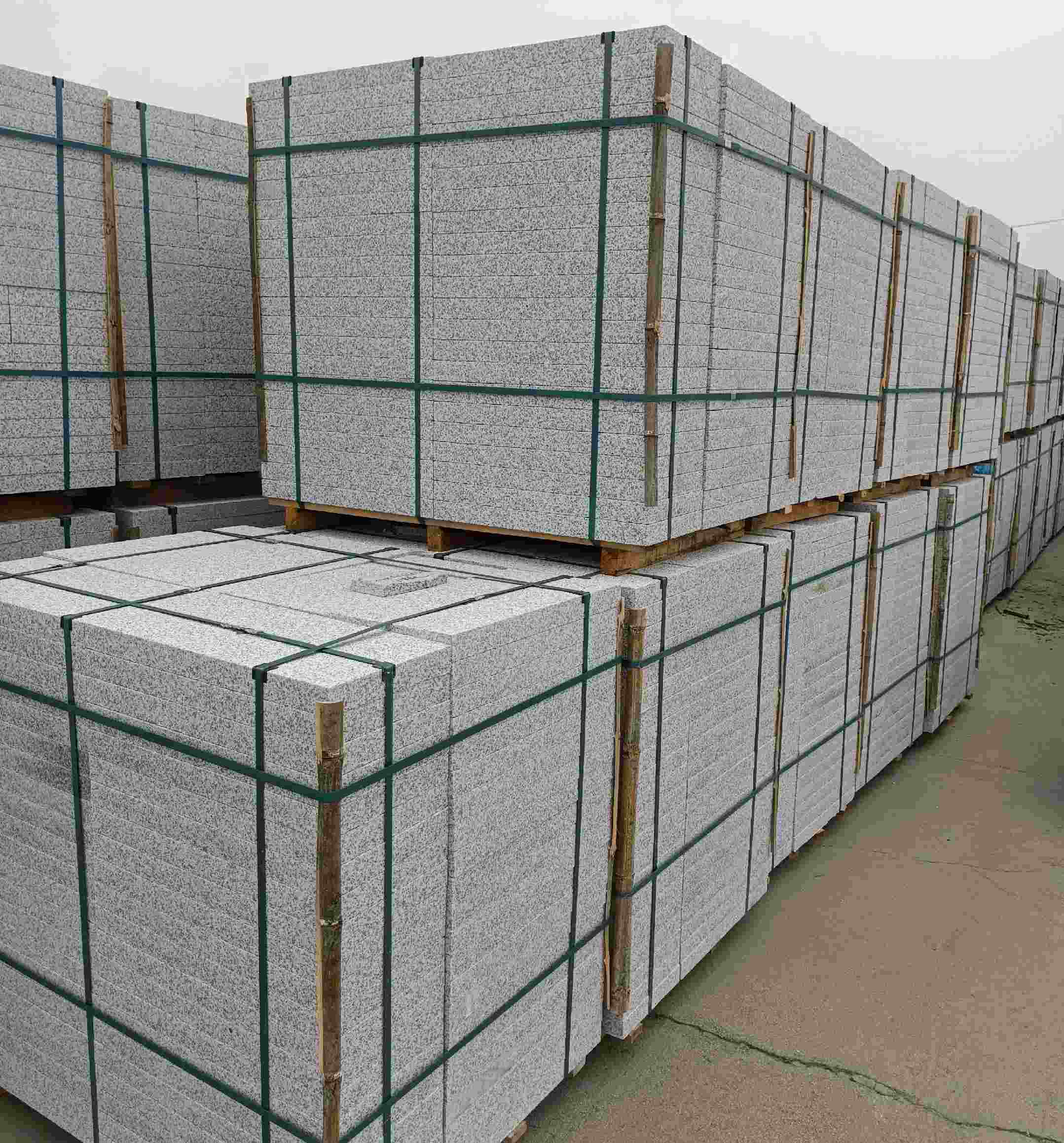 阳江 白麻花岗岩石材荔枝面地铺石（300*600*50）