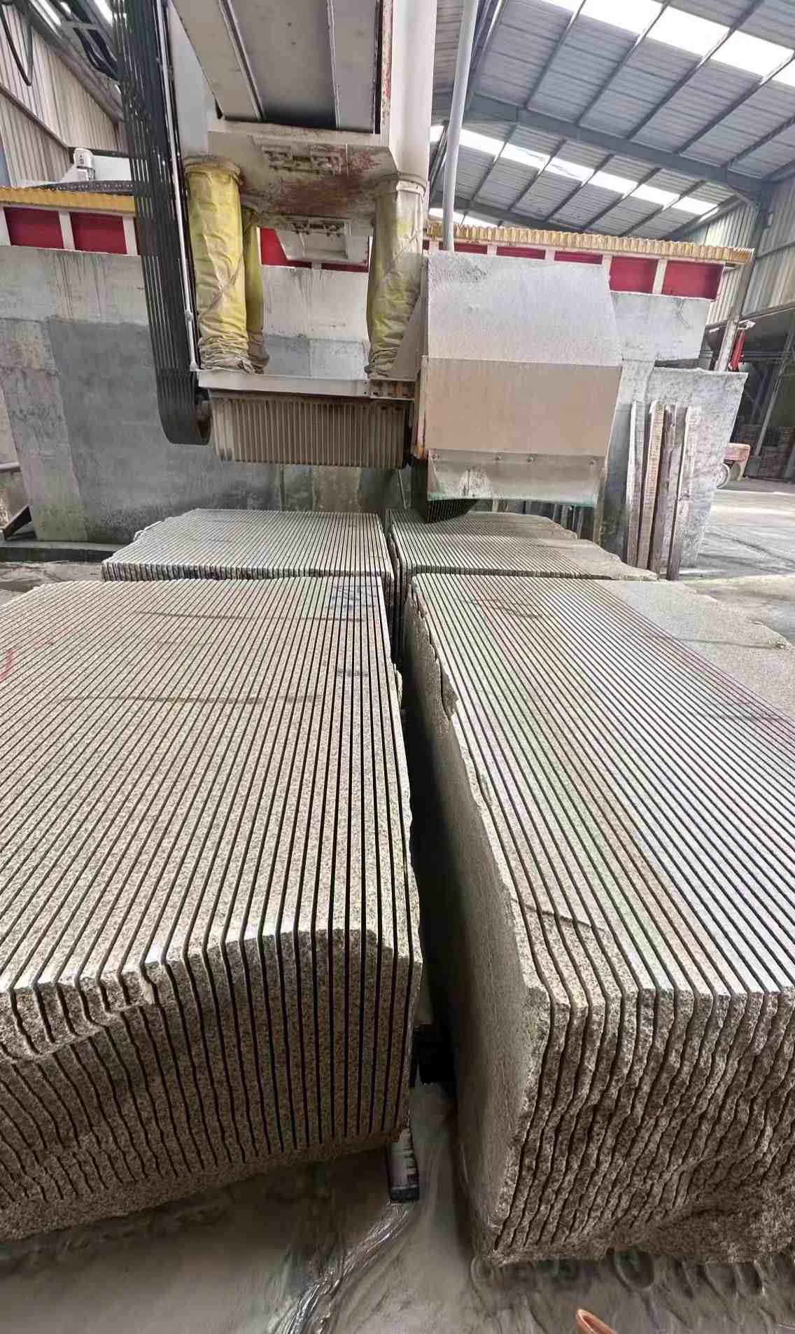 阳江 车间生产日常，黄金麻白麻花岗岩