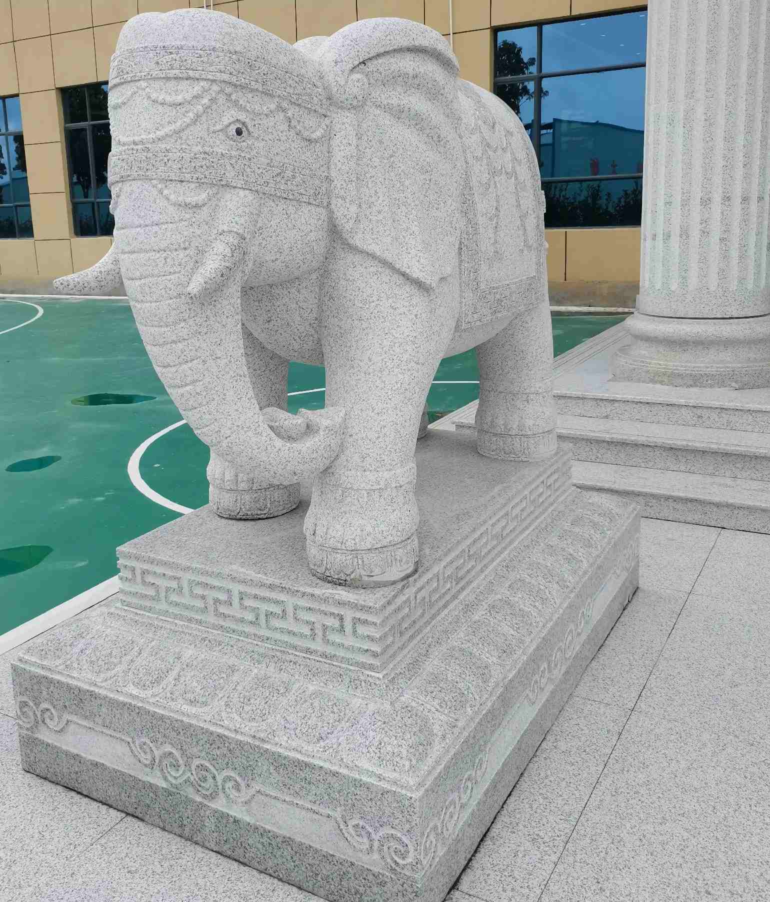 阳江 白麻花岗岩动物异形石雕-大象