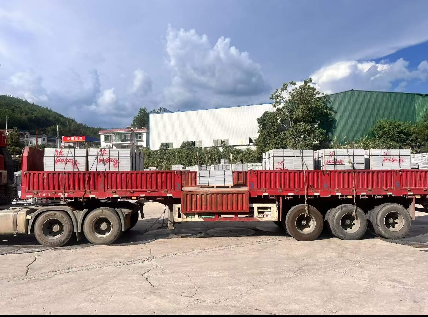 阳江 芝麻灰花岗岩地铺石出货日常