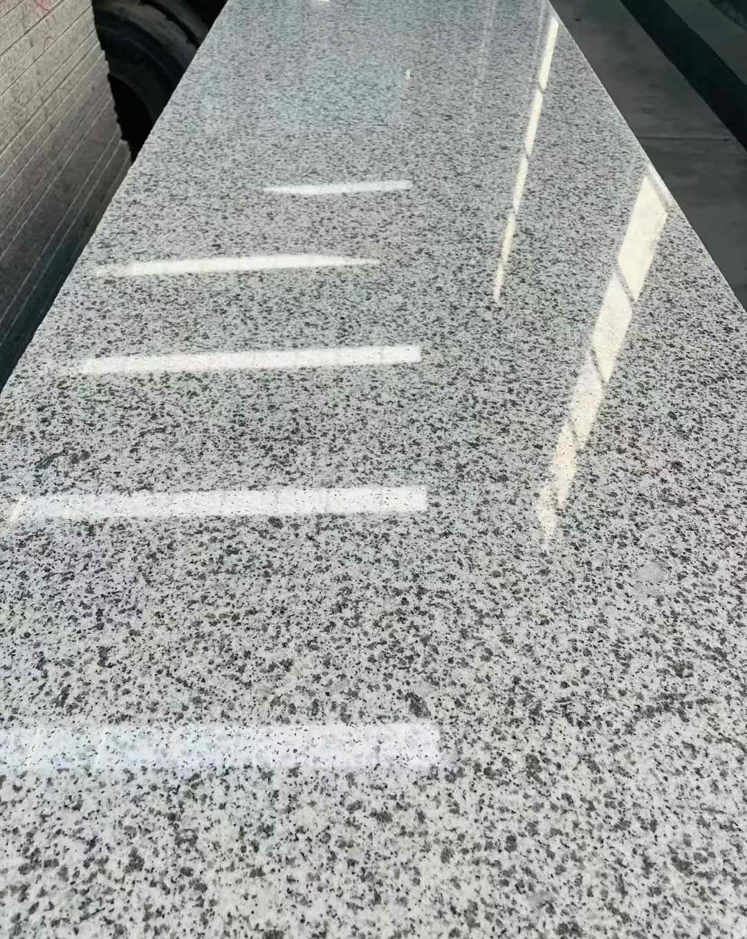 阳江 白麻花岗岩光面毛板