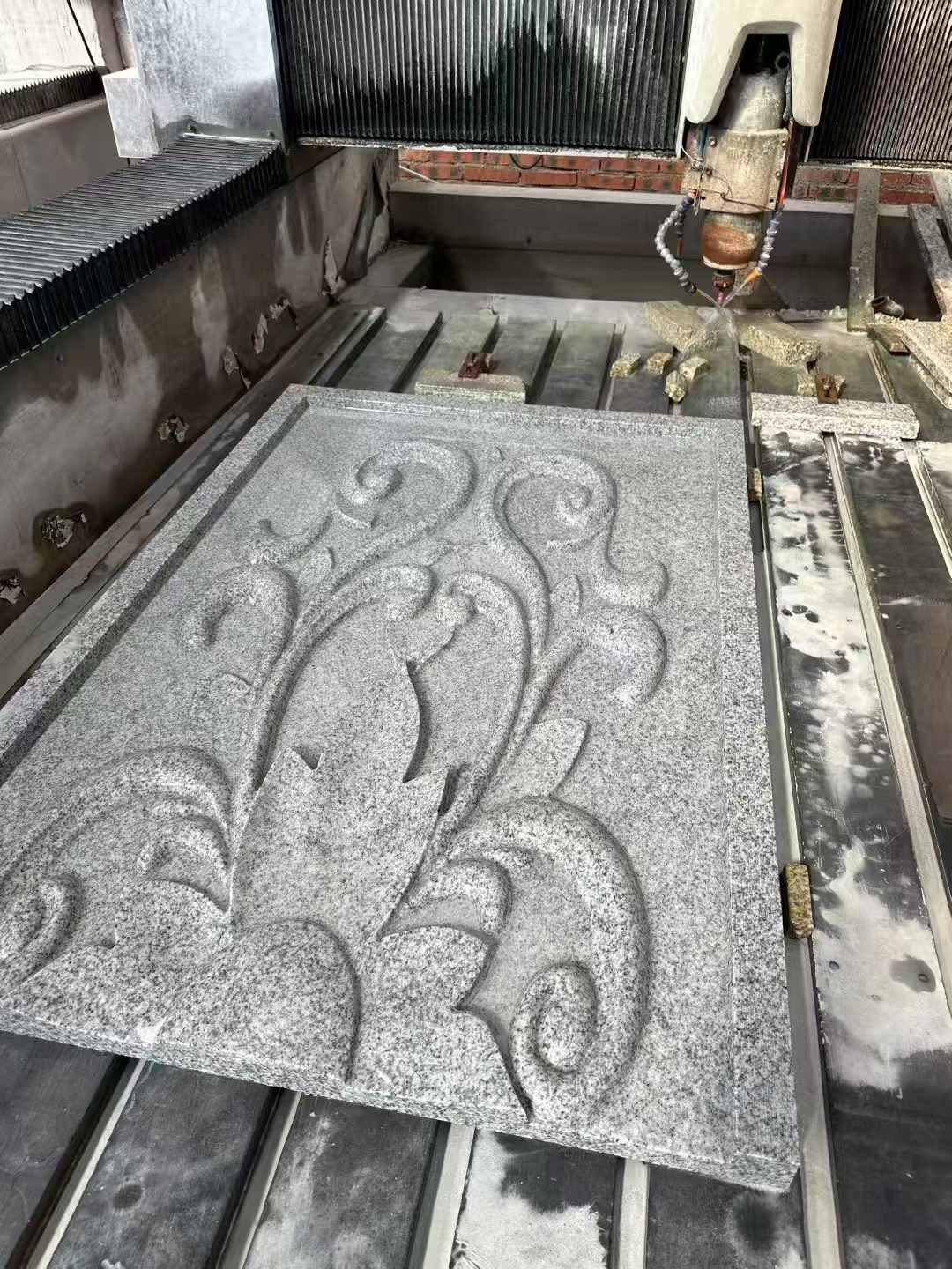 阳江 白麻别墅干挂雕花板