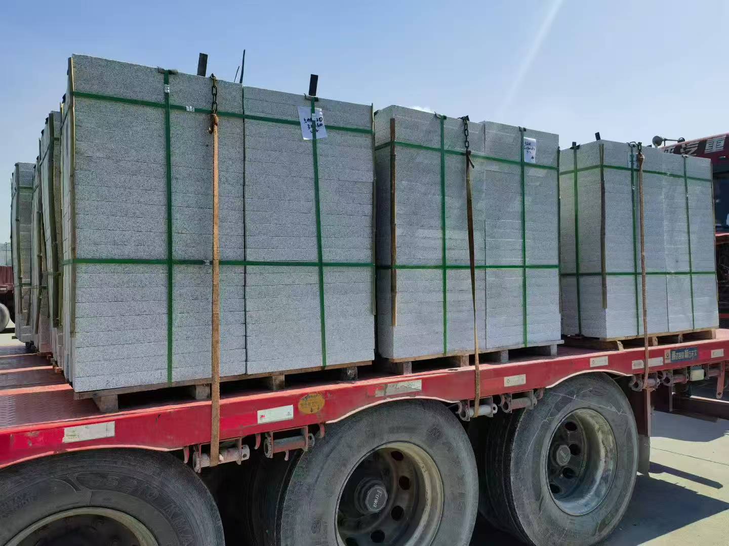 阳江芝麻白花岗岩出货日常地铺石