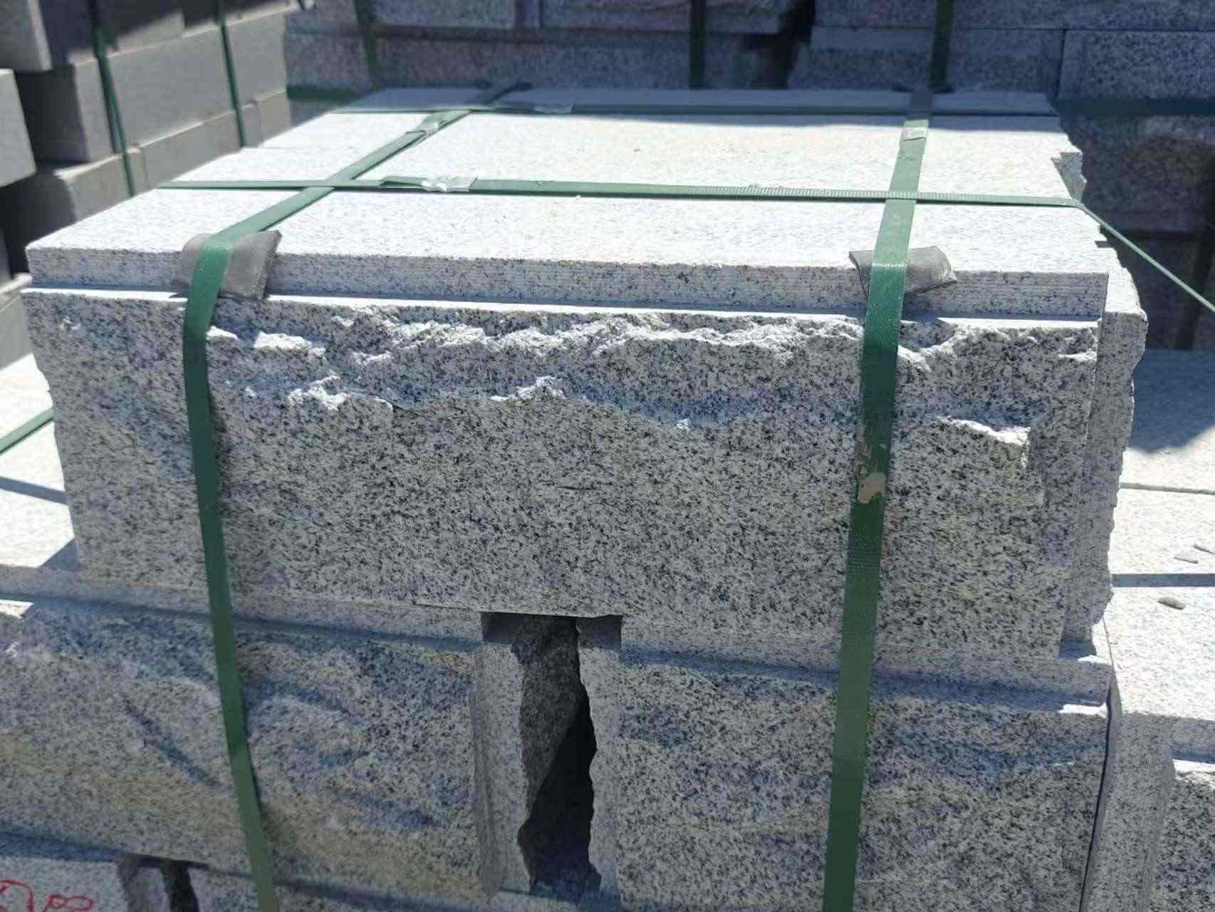 阳江 芝麻白花岗岩自然面成品