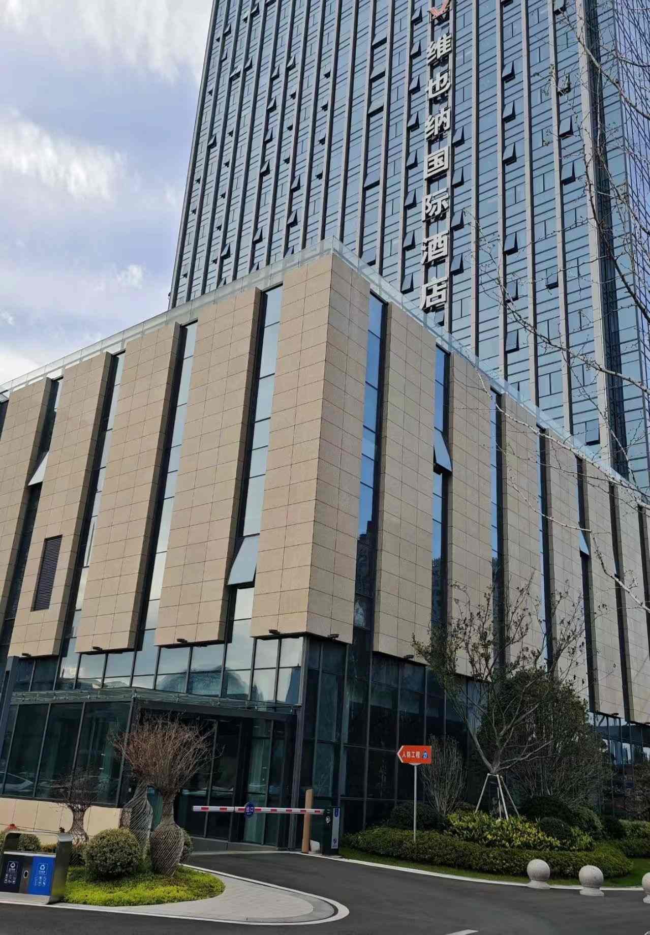 阳江 黄金麻花岗岩外墙干挂