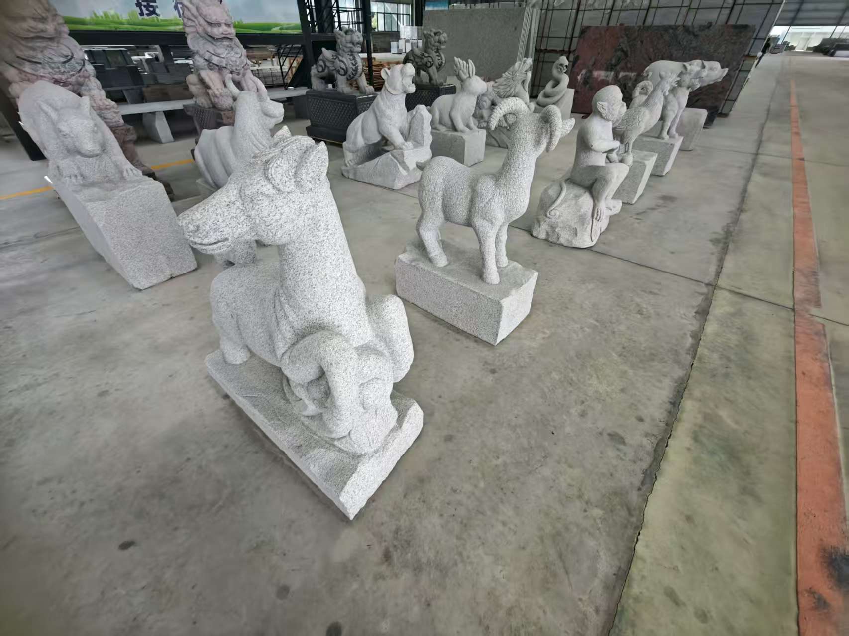 阳江 芝麻白花岗岩造型立体雕刻——十二生肖